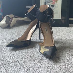 Guess heels